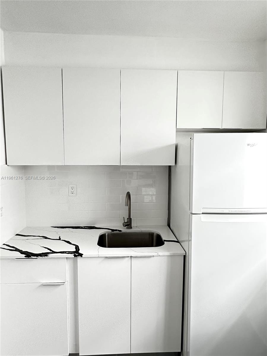 LINCOLN PLACE CONDO - Residential