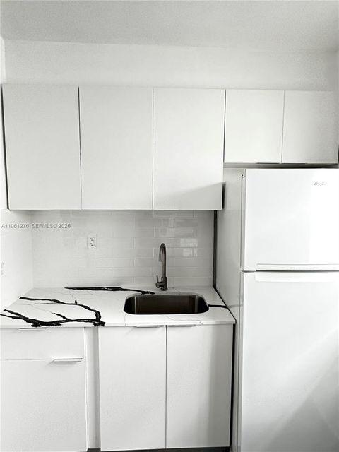 1551 Michigan Ave 4 Miami Beach FL 33139