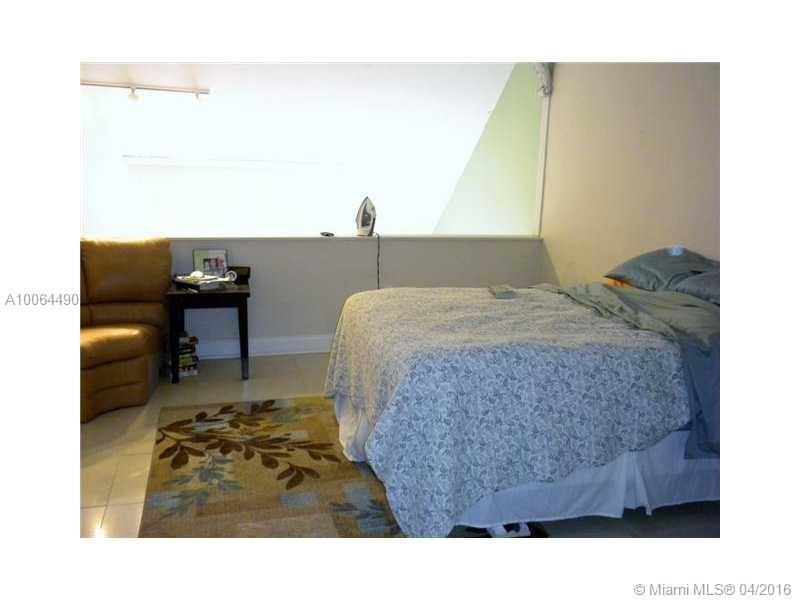 DADELAND GROVE CONDOUNIT - Residential Lease