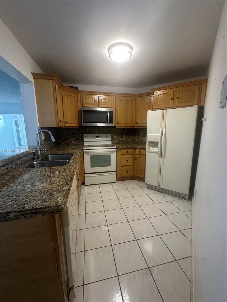 WEST FONTAINE CONDO - Residential Lease