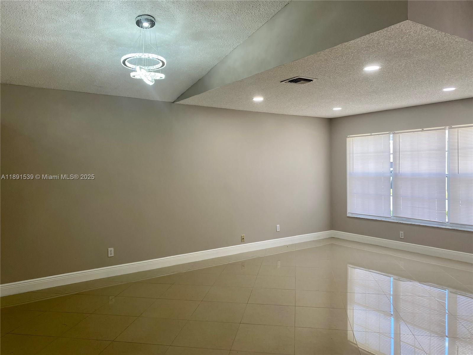 SILVER LAKES AT PEMBROKE - Residential Lease