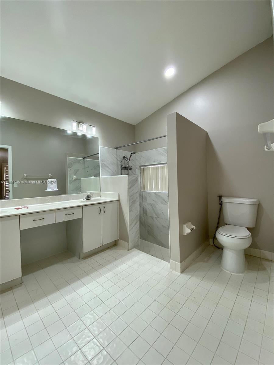 SILVER LAKES AT PEMBROKE - Residential Lease