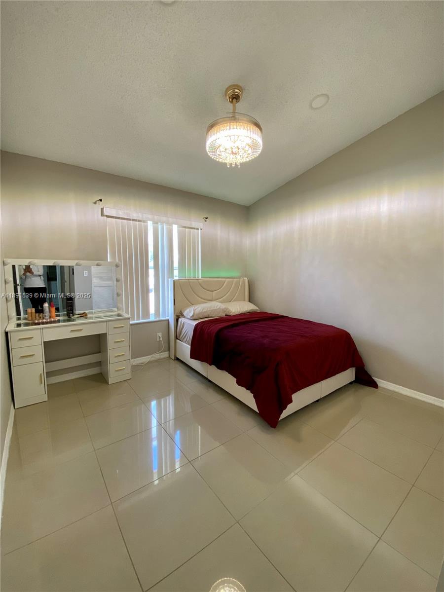 SILVER LAKES AT PEMBROKE - Residential Lease
