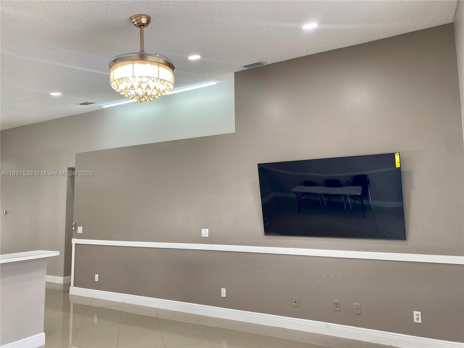 SILVER LAKES AT PEMBROKE - Residential Lease