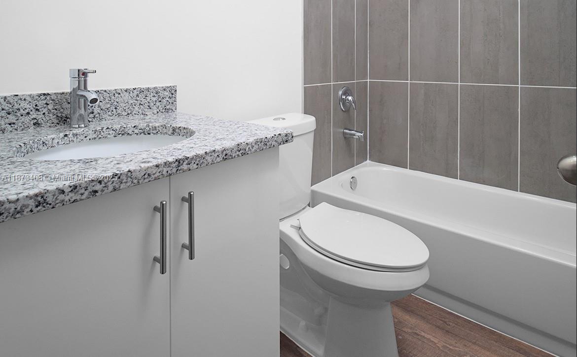 PORT LABELLE - Residential Lease