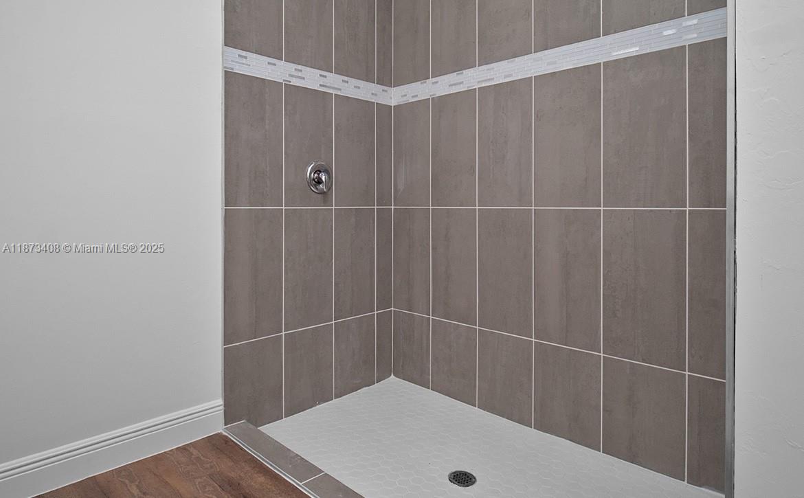 PORT LABELLE - Residential Lease