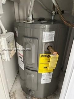 NEWPORT AT LAUDERHILL CON - Residential Lease