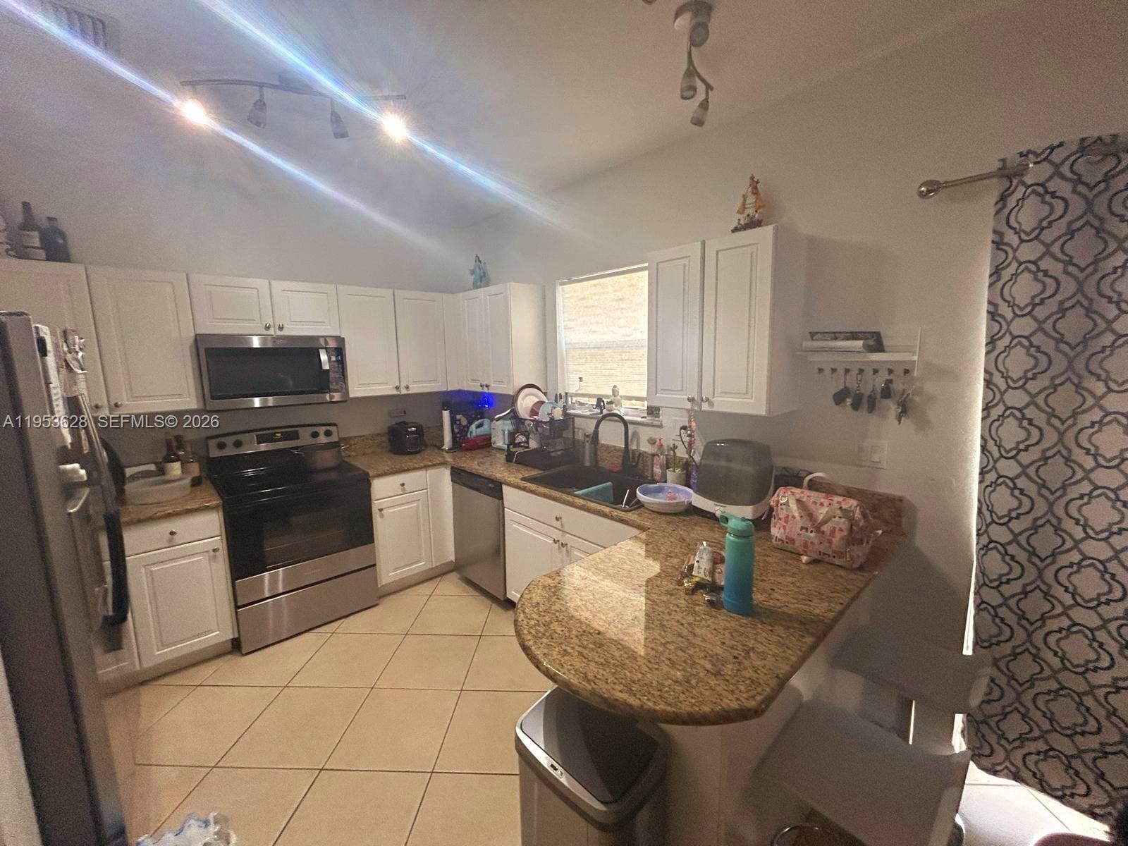 LAKES BY THE BAY GEE - Residential