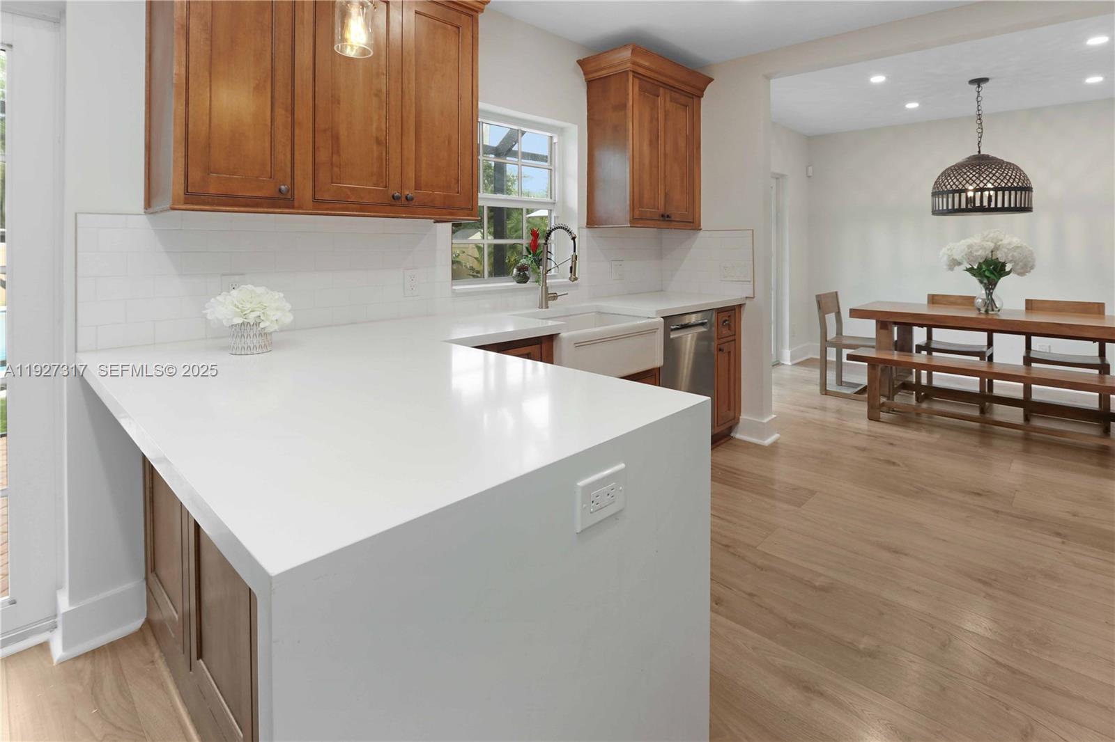 HOLLYWOOD - Residential Lease