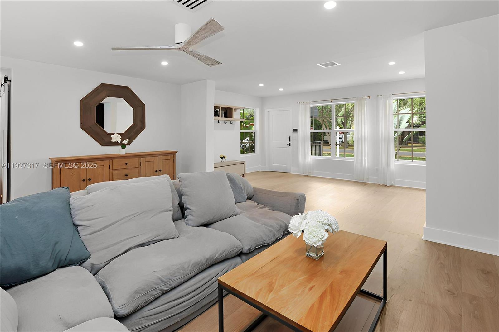 HOLLYWOOD - Residential Lease