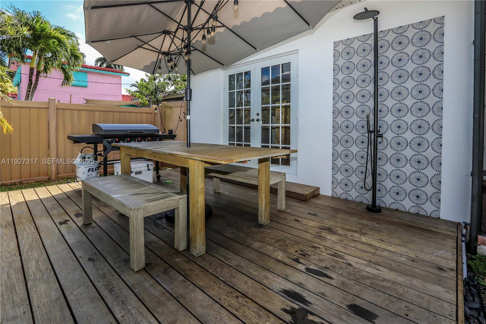 HOLLYWOOD - Residential Lease