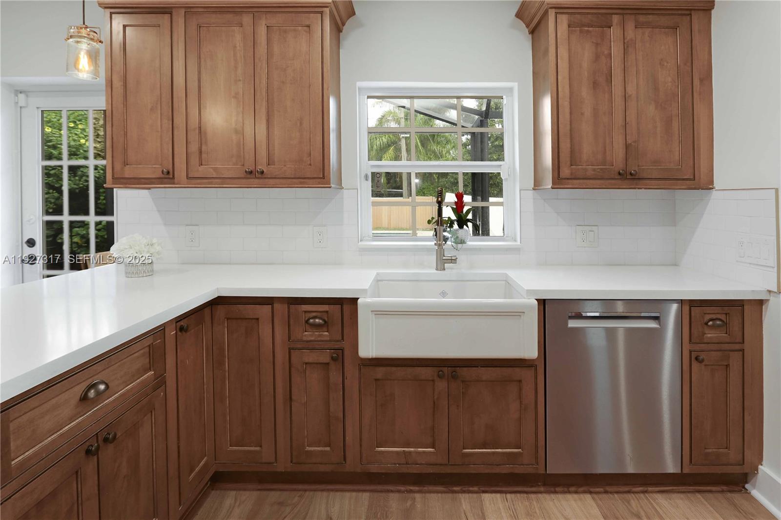 HOLLYWOOD - Residential Lease