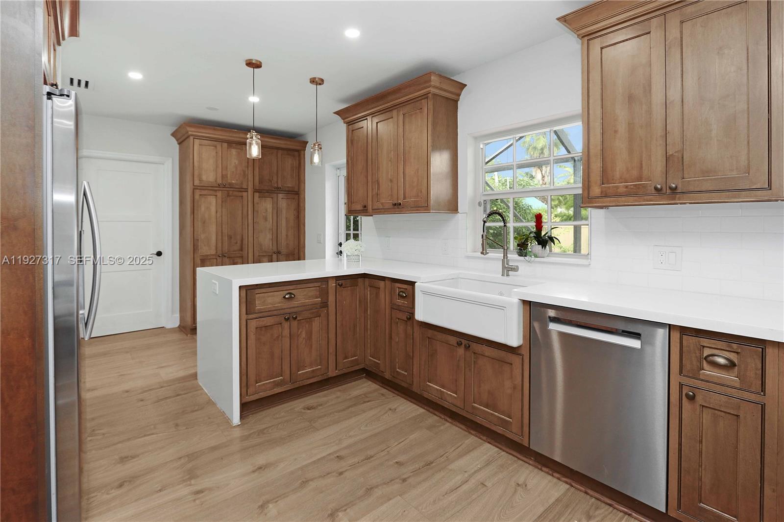 HOLLYWOOD - Residential Lease