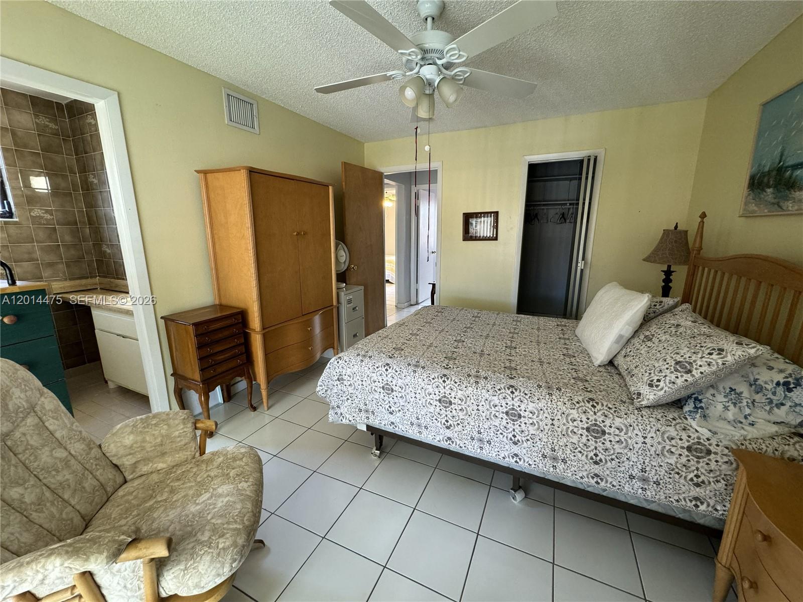 TROPICAL PARK VILLAS COND - Residential