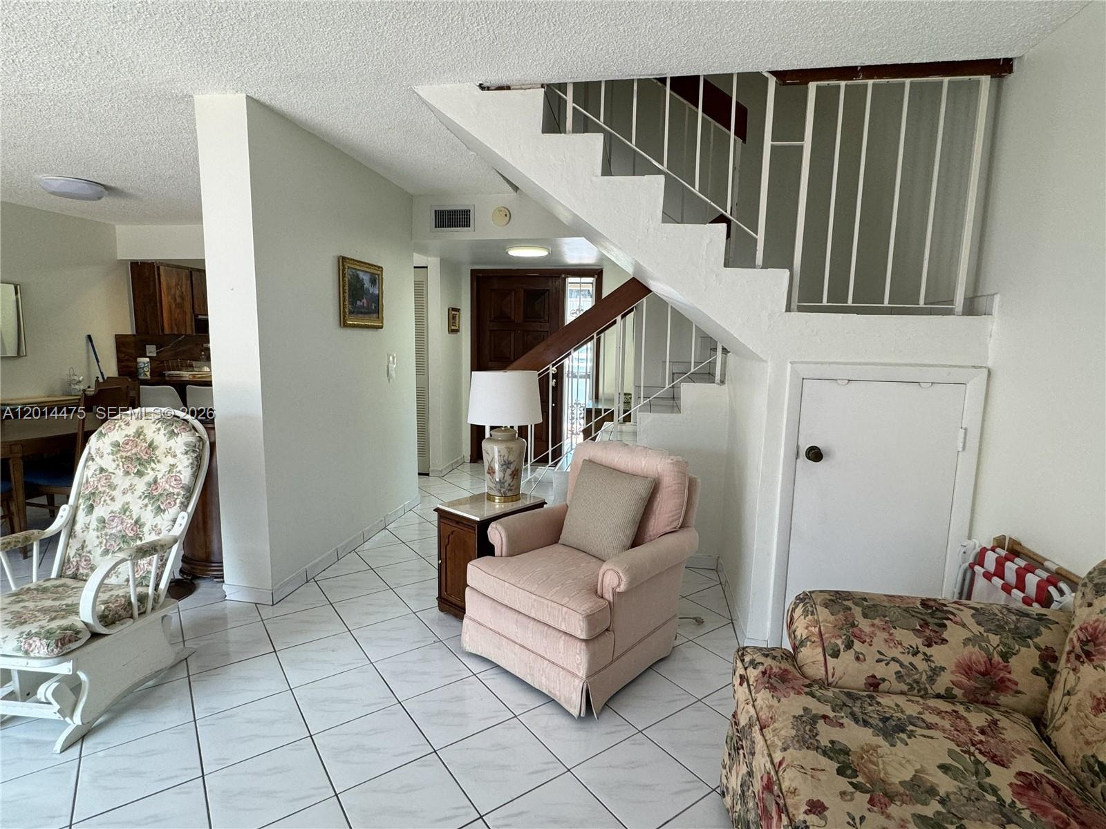 TROPICAL PARK VILLAS COND - Residential