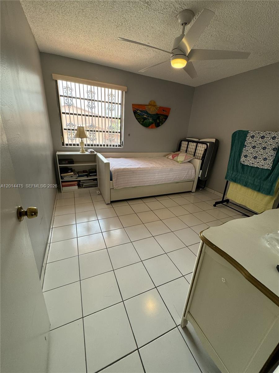 TROPICAL PARK VILLAS COND - Residential