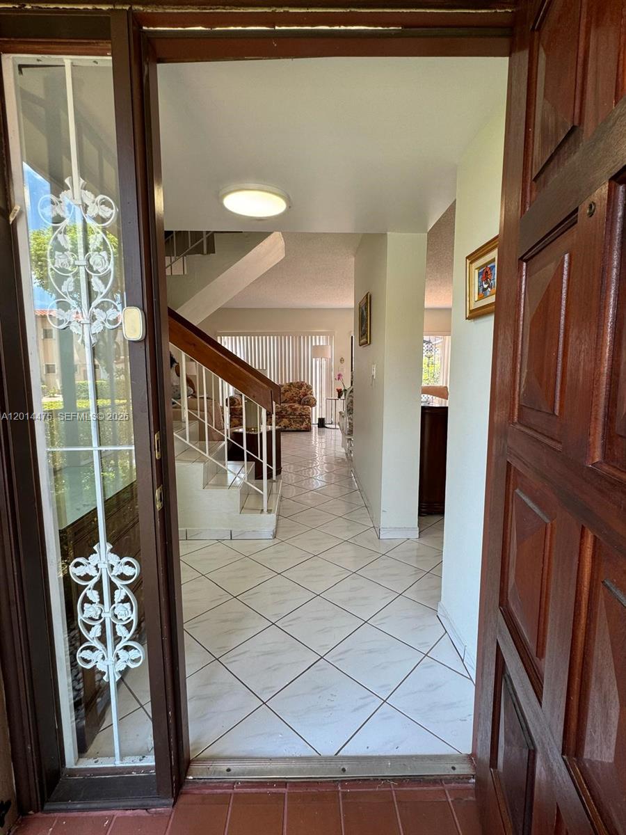 TROPICAL PARK VILLAS COND - Residential