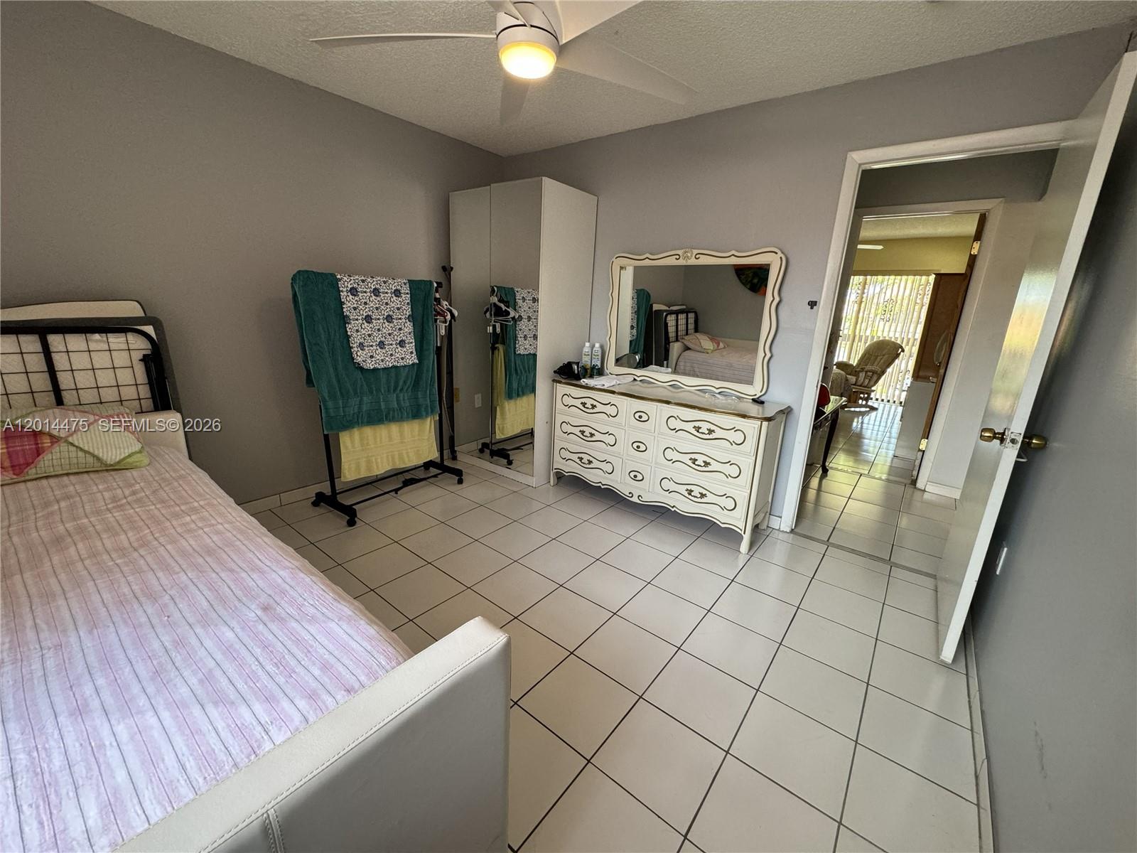 TROPICAL PARK VILLAS COND - Residential