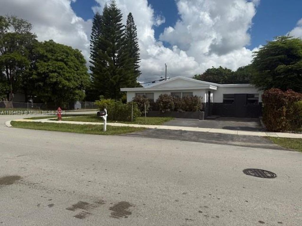 Photo of 3025 NW 11th St, Fort Lauderdale, FL 33311 (MLS # A11854629)