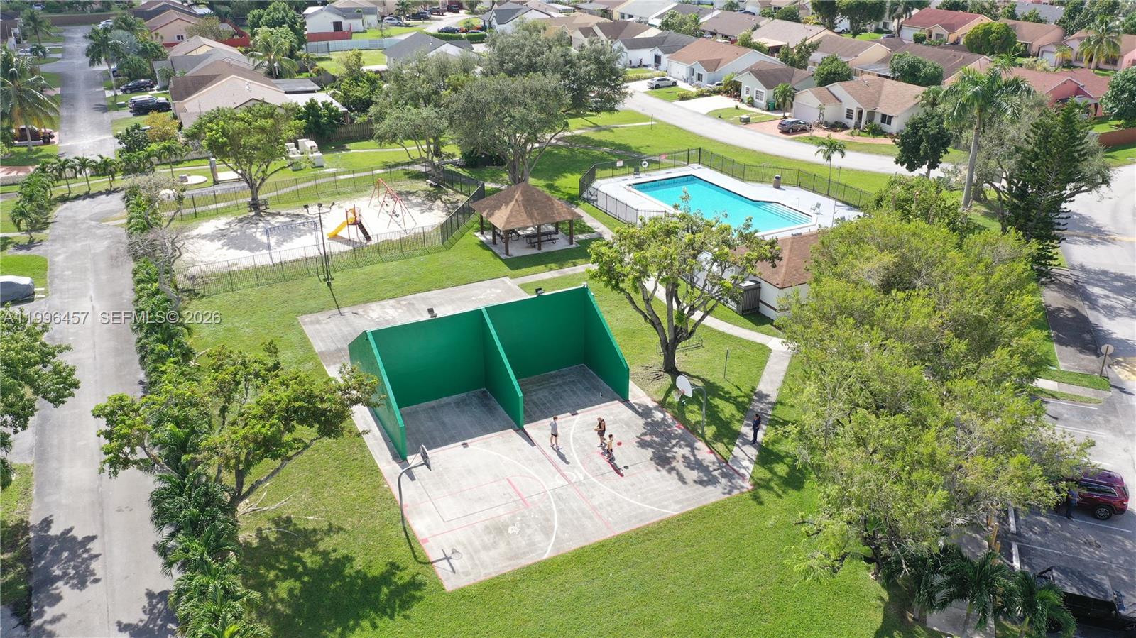 EDGEWATER PARK - Residential