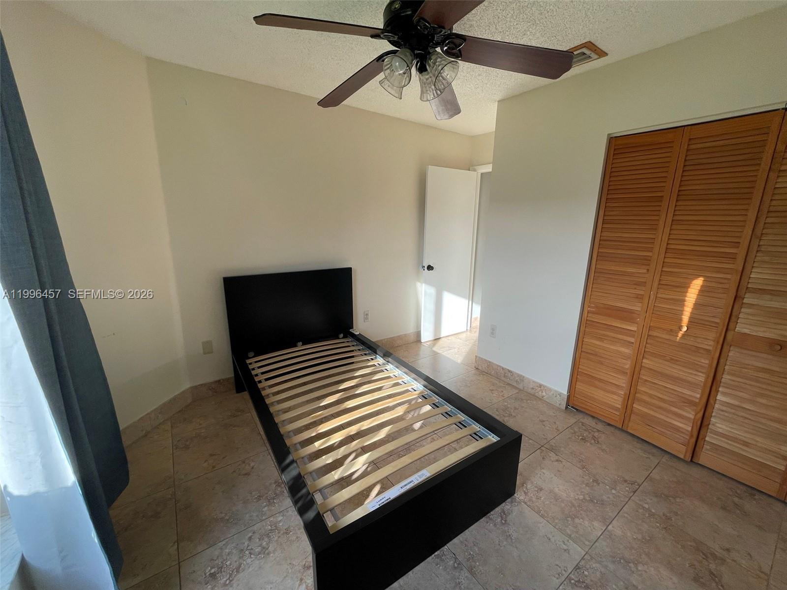 EDGEWATER PARK - Residential