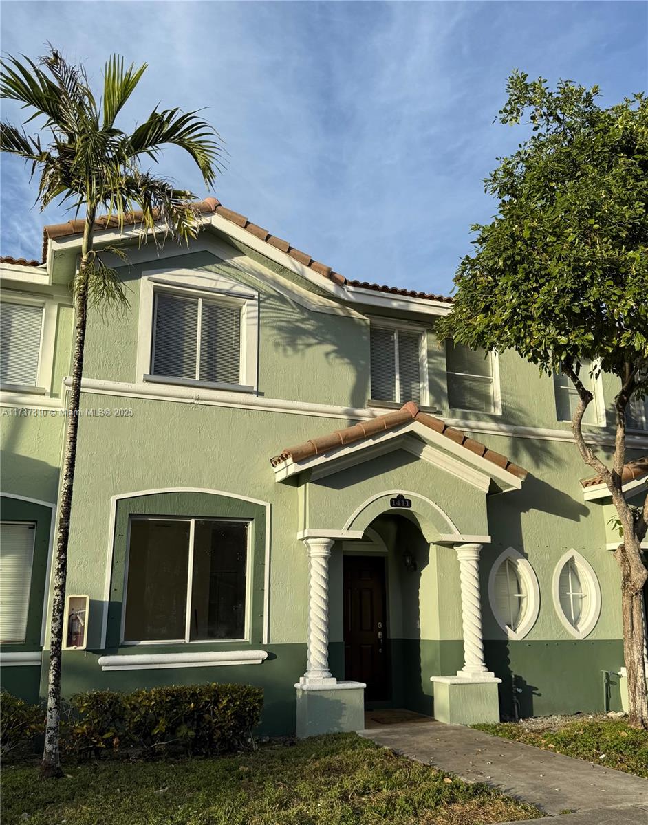 Rental Property at 1411 Se 24th Ct 269, Homestead, Miami-Dade County, Florida - Bedrooms: 3 
Bathrooms: 3  - $2,400 MO.