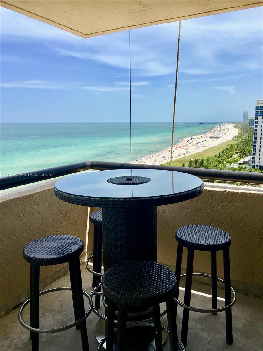 2555 Collins Ave 1711