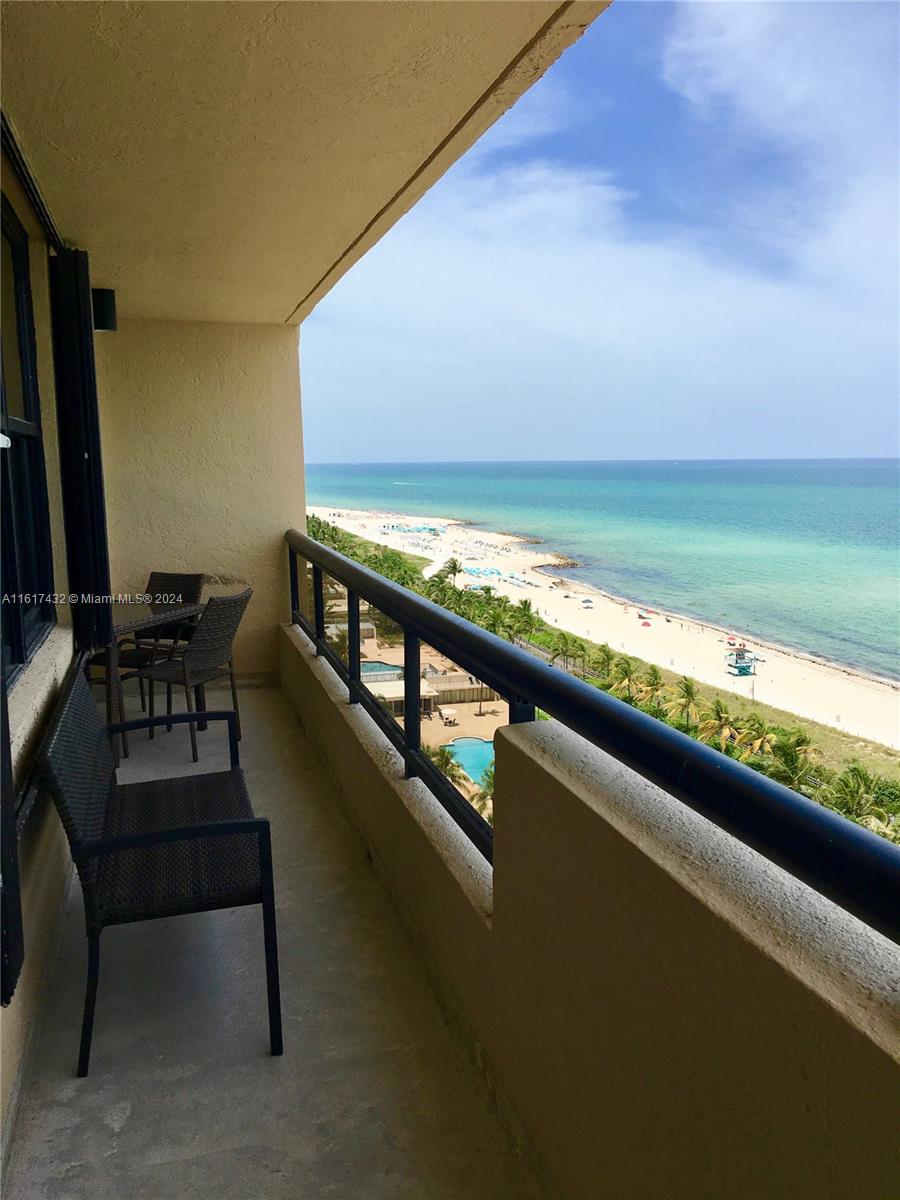 2555 Collins Ave 1711