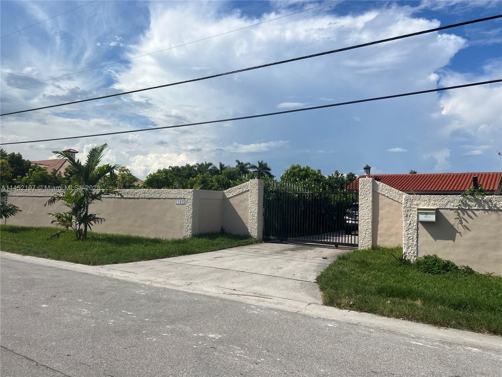 Property for Sale at 11825 Sw 51st St, Miami, Broward County, Florida - Bedrooms: 6 
Bathrooms: 4  - $2,800,000