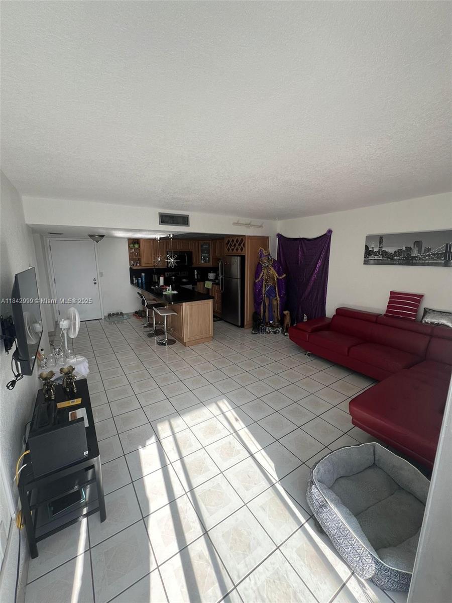 5050 CONDO - Residential