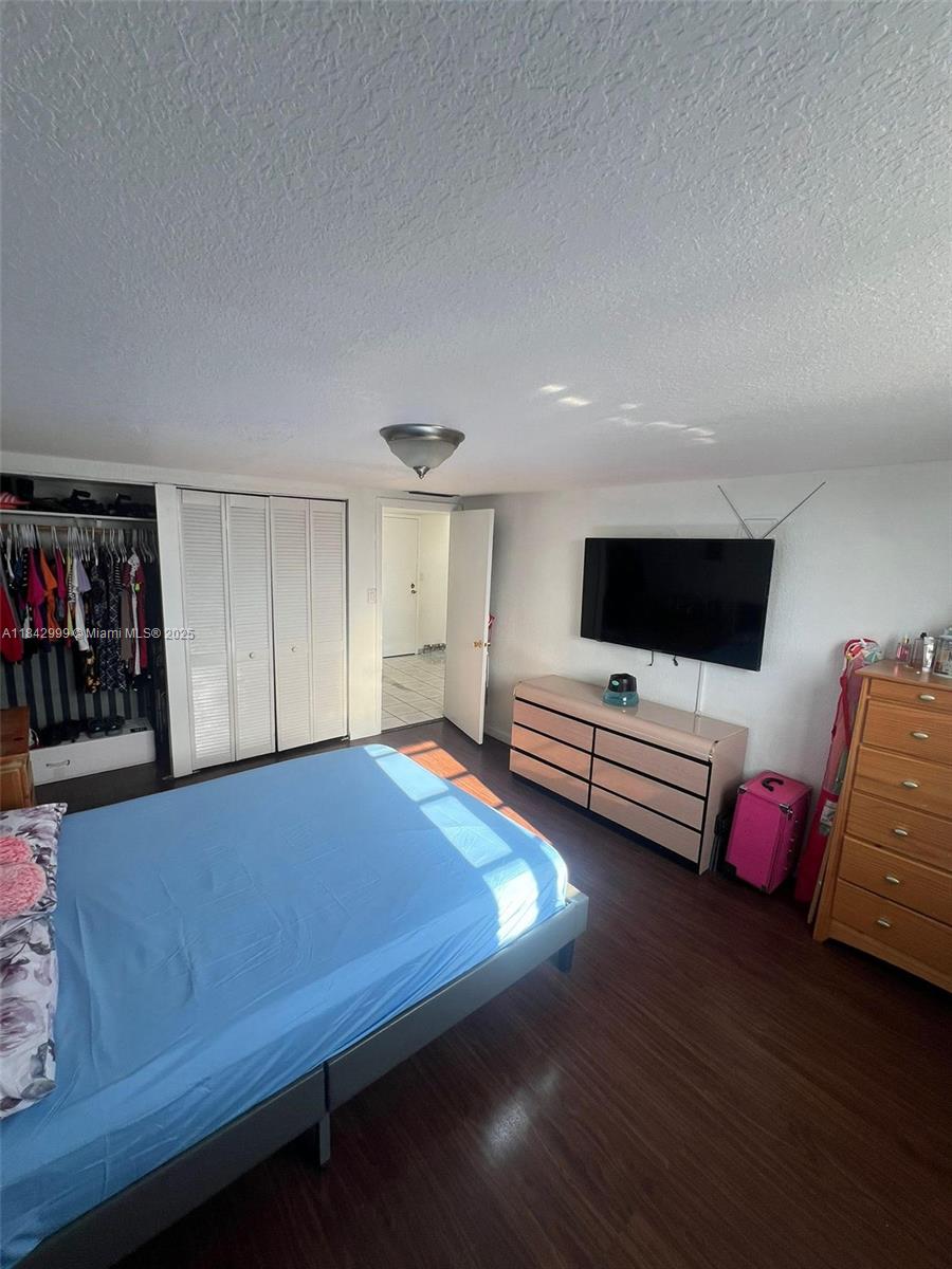 5050 CONDO - Residential