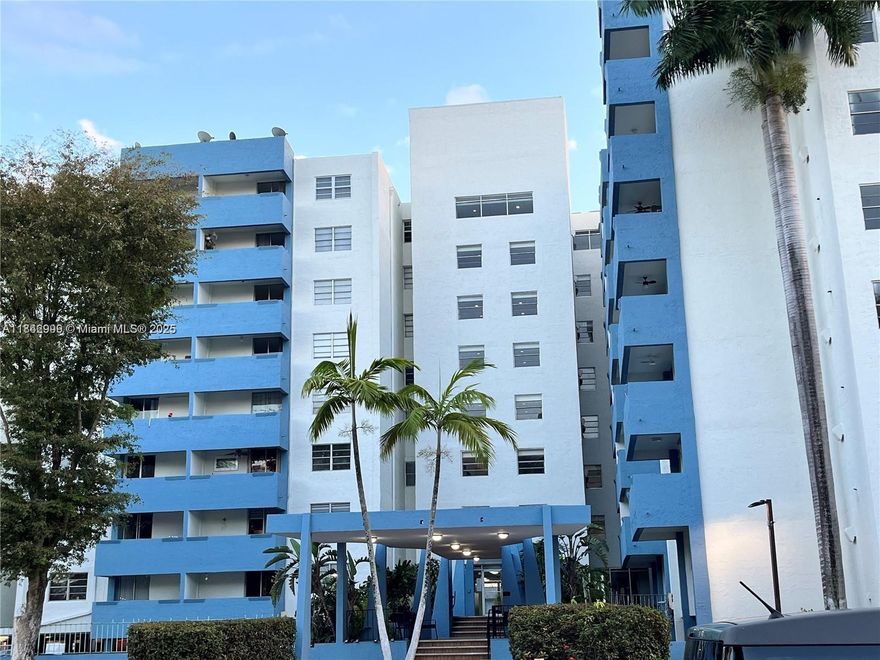 Amazing location for Investment Opportunity -CASH ONLY -. Beautiful centrally located unit with open kitchen , tile floor and nice balcony to enjoy your morning coffee . Conveniently located just minutes from supermarkets , restaurants , Miami International Airport and the famous Inter Miami Soccer Stadium. This community also offer pool and secure lobby area . Building has NO RESERVES .