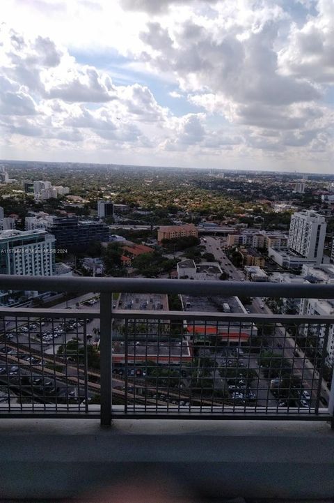 Condominium in Miami FL 60 13th St.jpg