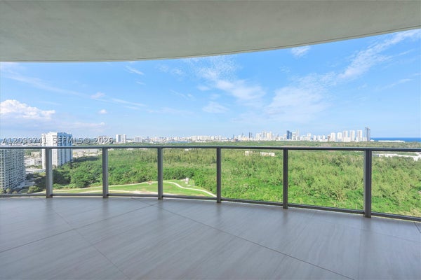 2411 LAGUNA CIR UNIT 2211, MIAMI, FL 33181 - Image 88f0d1da2e73a8b29dddd71bc155ddd5/2304739243