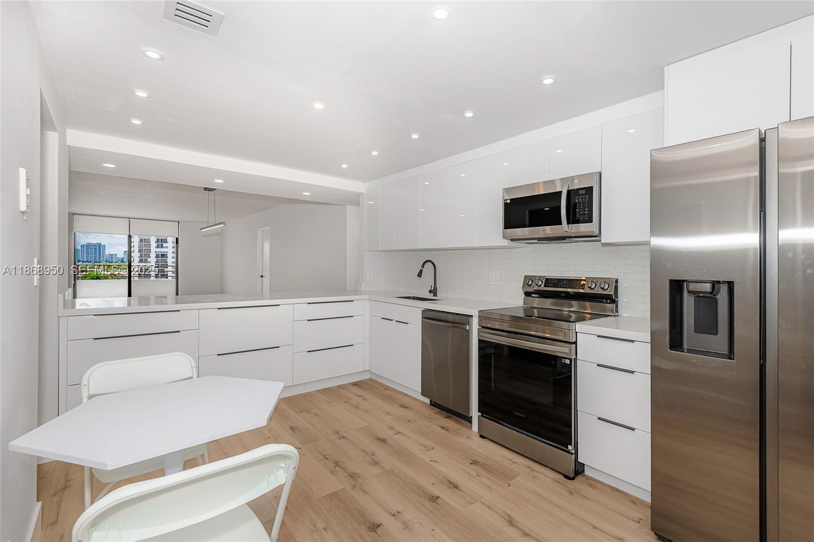 OLYMPUS CONDO PHASE - Residential