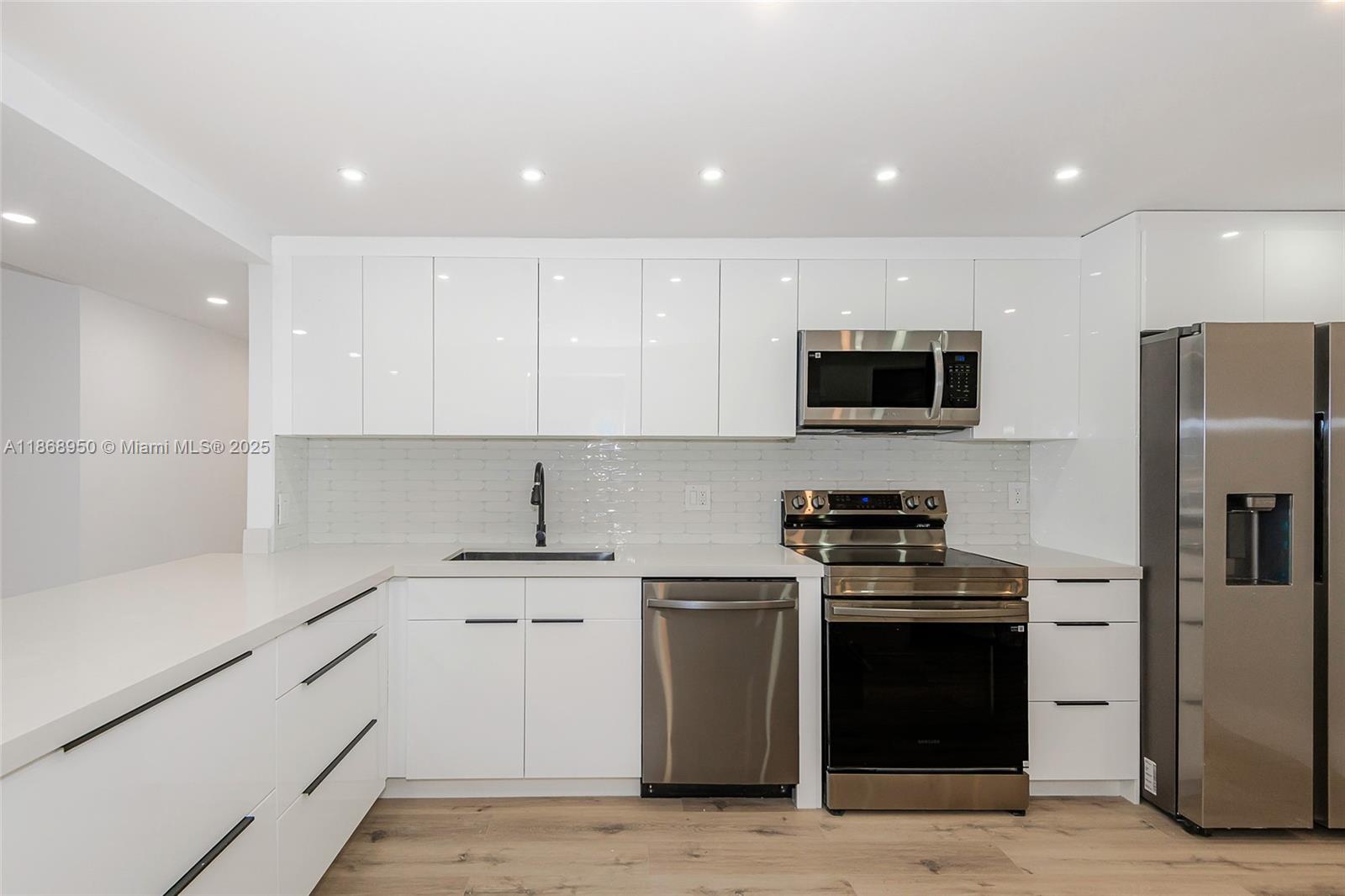 OLYMPUS CONDO PHASE - Residential