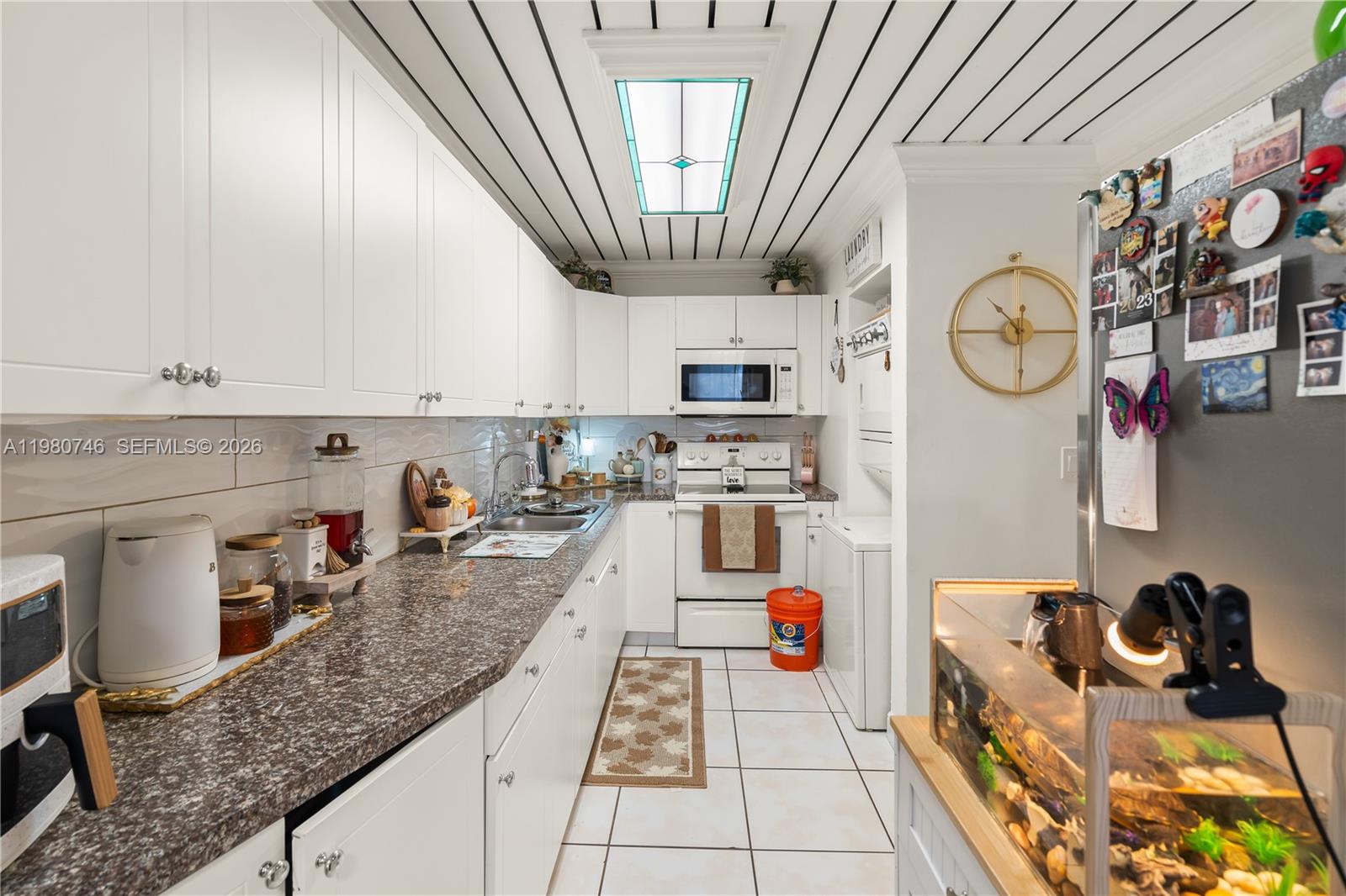 SAMARI LAKE EAST CONDO - Residential Lease