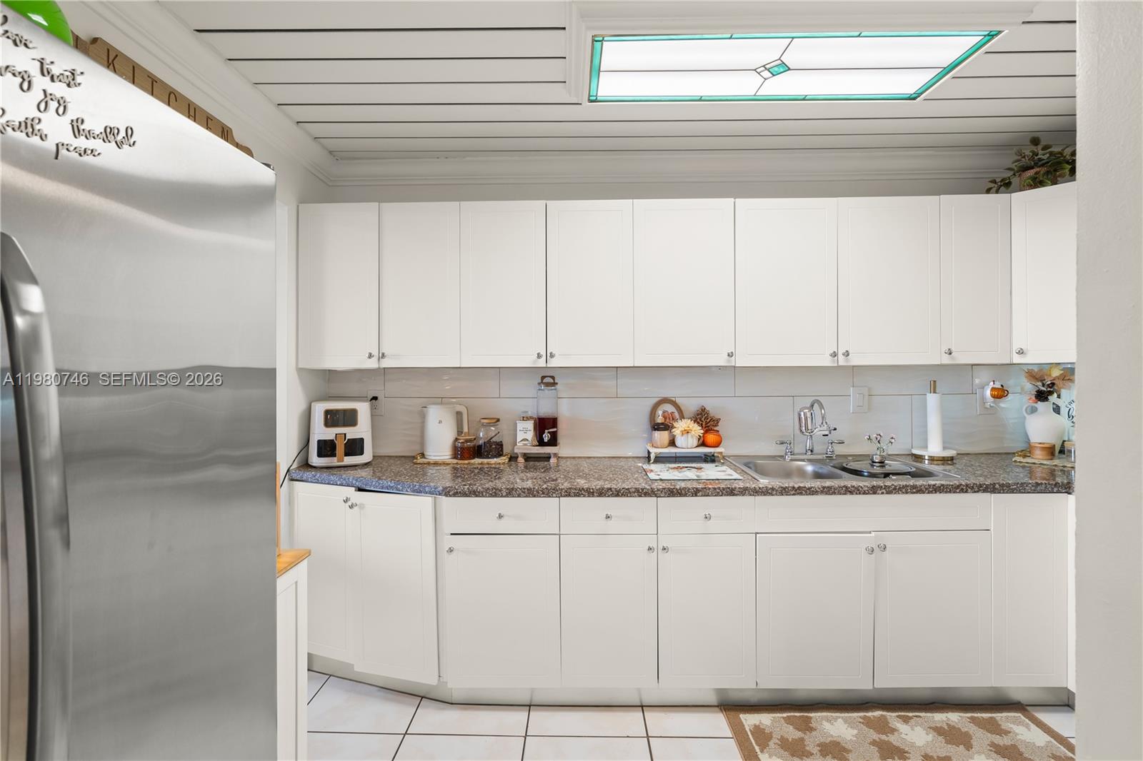 SAMARI LAKE EAST CONDO - Residential Lease