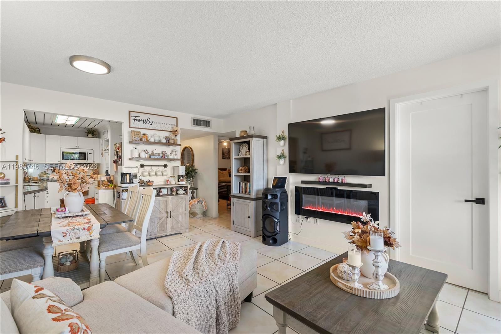 SAMARI LAKE EAST CONDO - Residential Lease