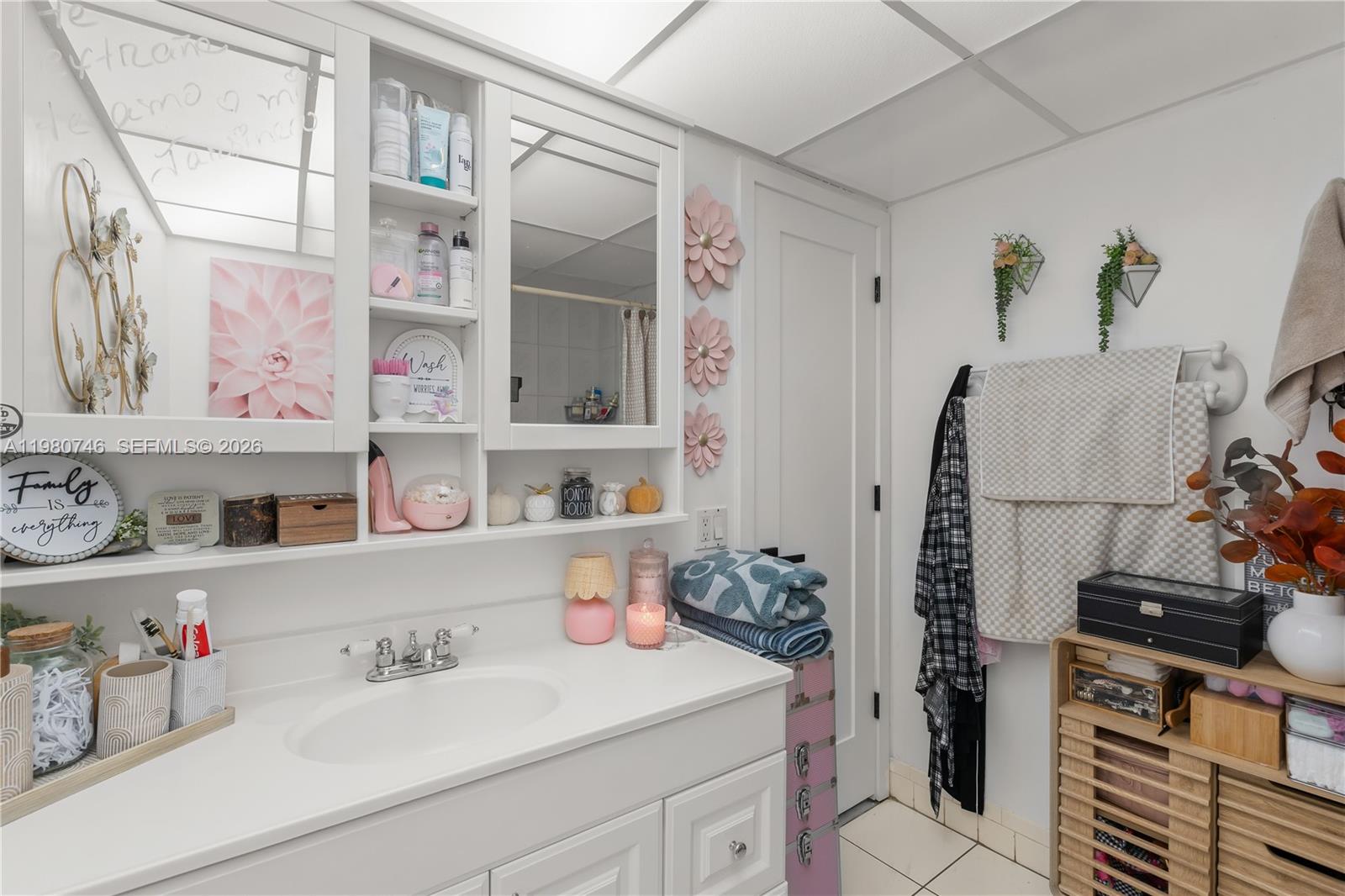 SAMARI LAKE EAST CONDO - Residential Lease