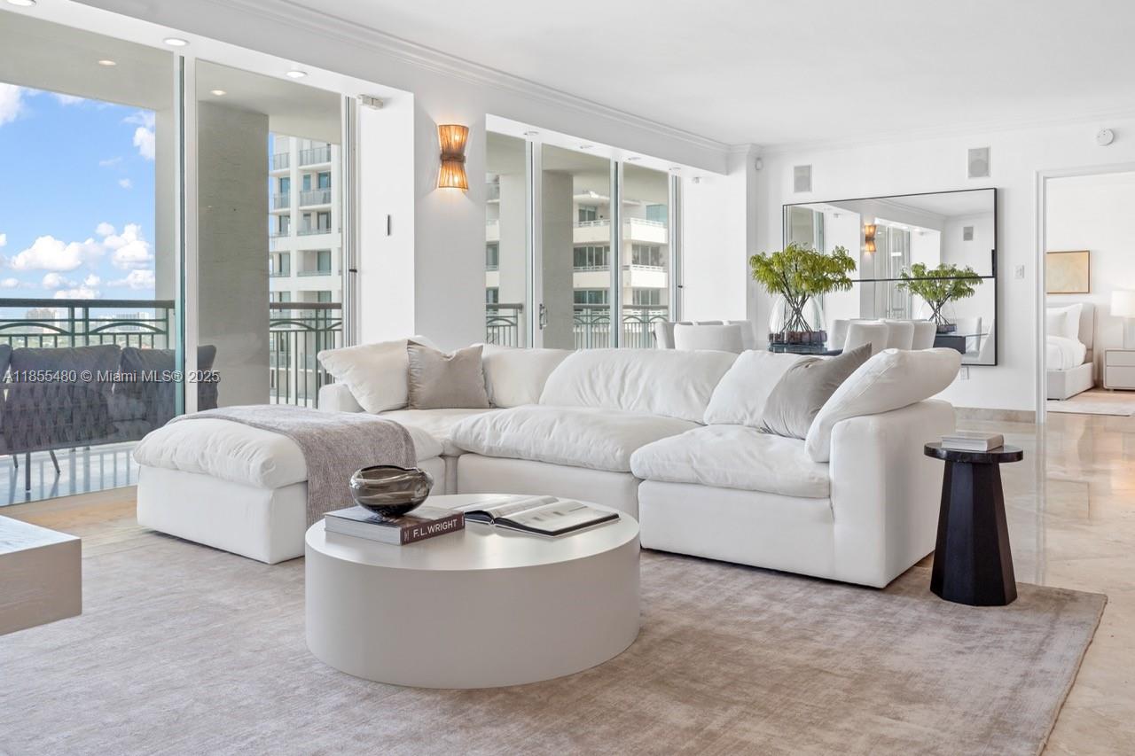 THE TOWER RESIDENCES COND - Residential