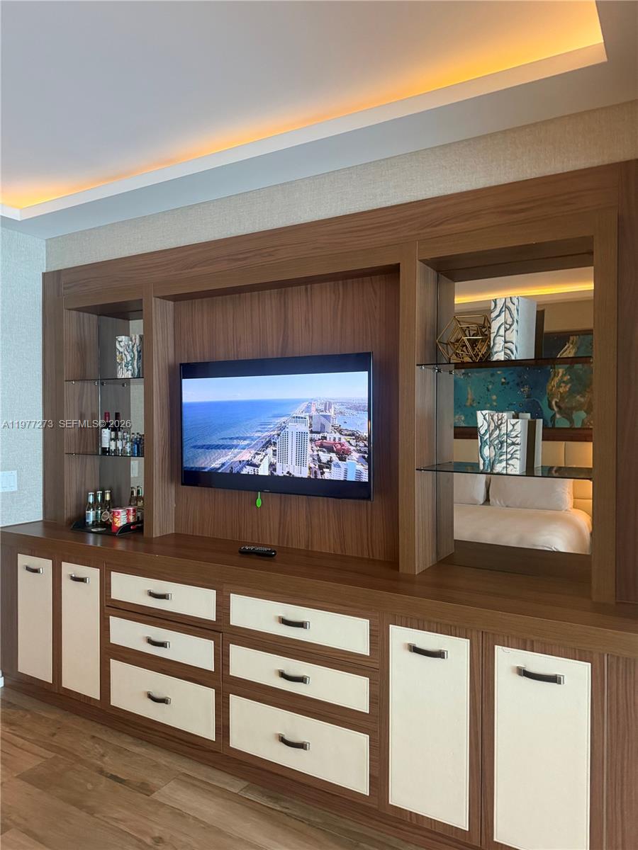 551 FLB CONDOMINIUM RESID - Residential