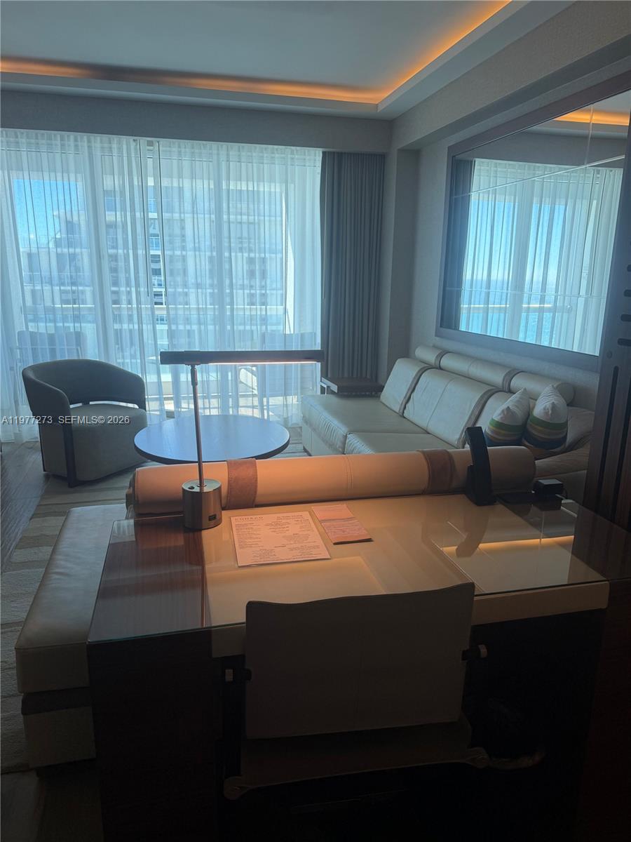 551 FLB CONDOMINIUM RESID - Residential