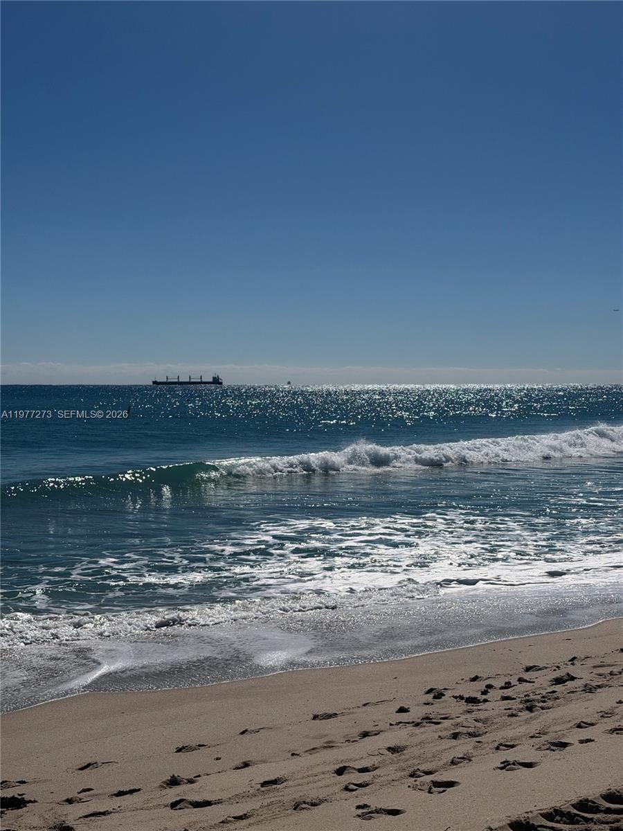 551 FLB CONDOMINIUM RESID - Residential