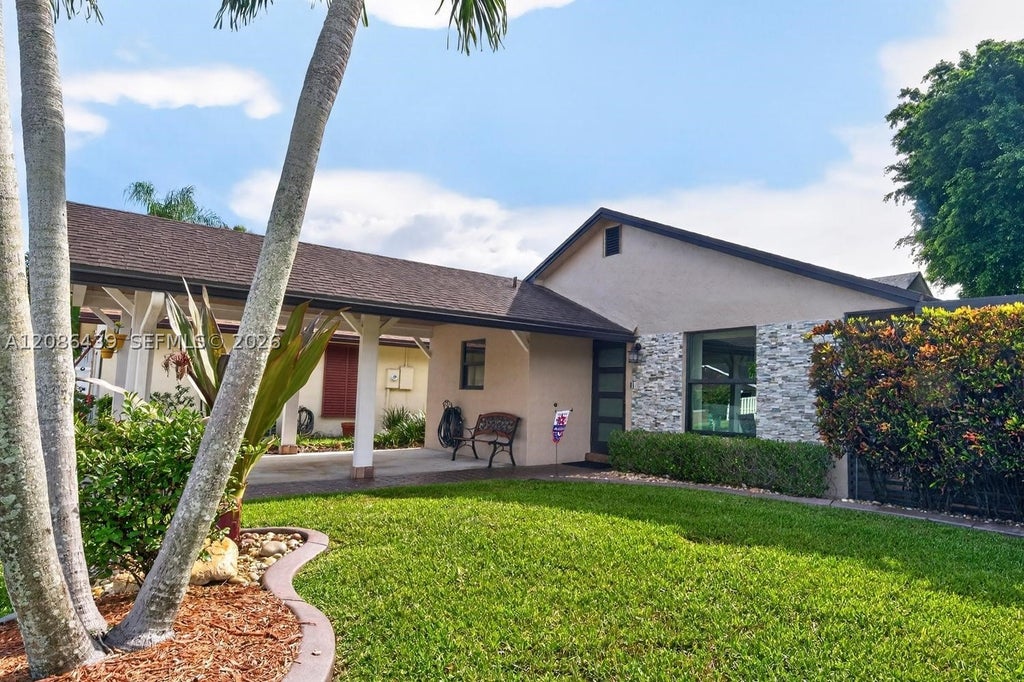 Photo of 5609 SW 97th Ter, Cooper City, FL 33328 (MLS # A12086439)