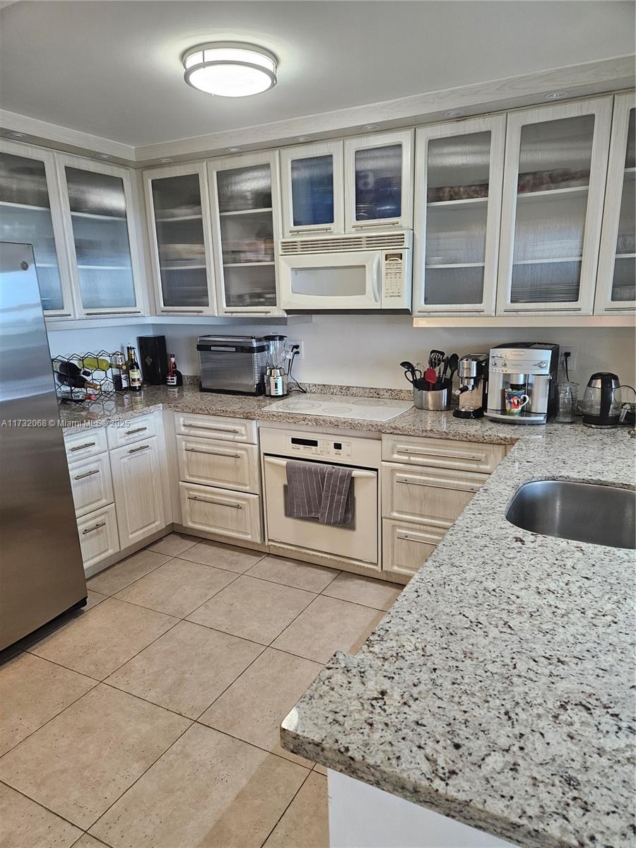 2555 Collins Ave 1508