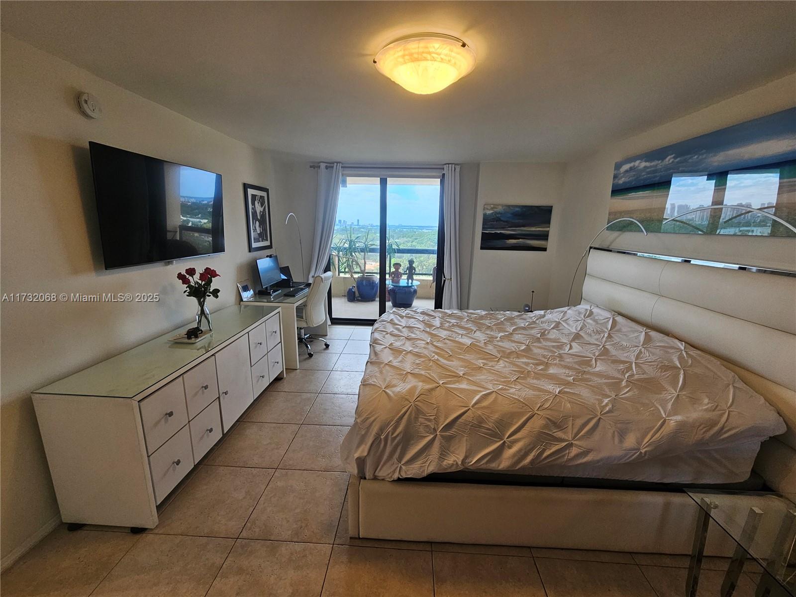 CLUB ATLANTIS CONDO - Residential