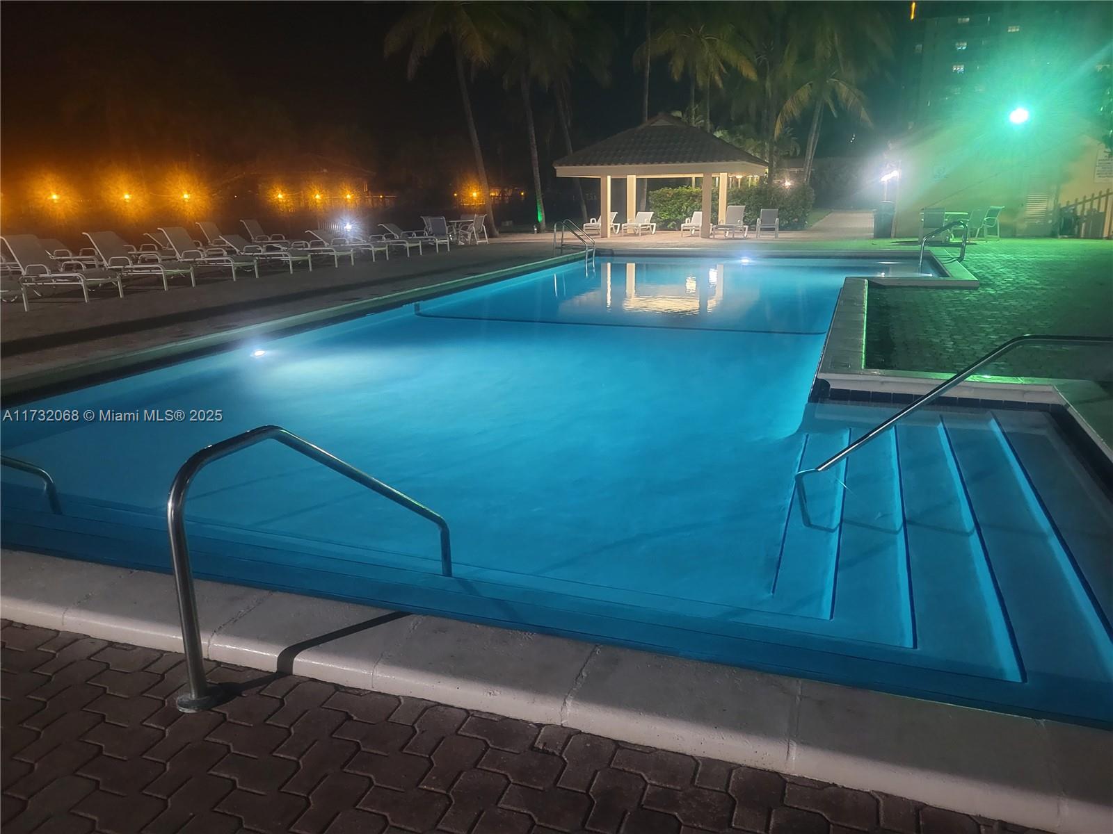 CLUB ATLANTIS CONDO - Residential