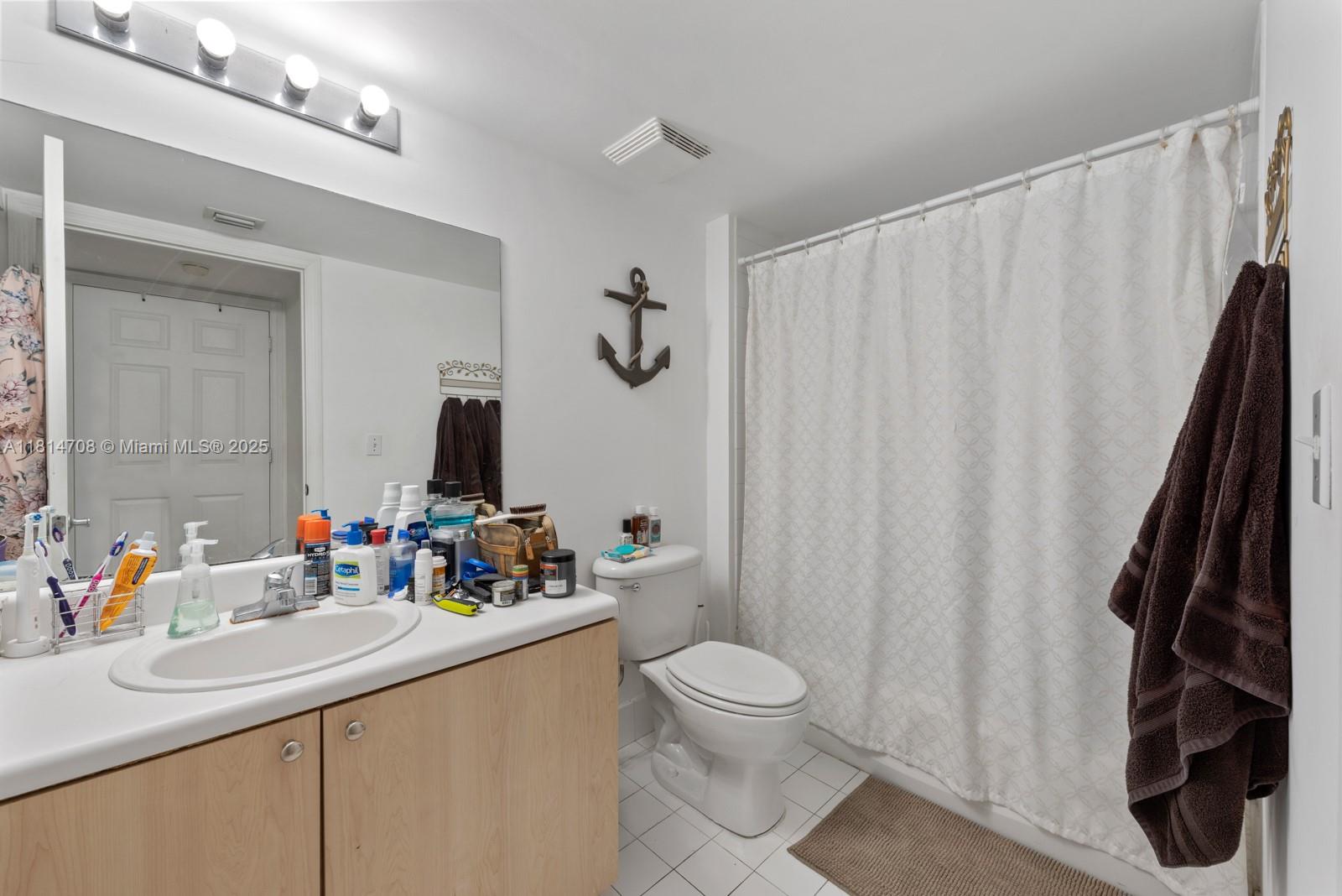 THE ASTON CONDO - Residential Lease