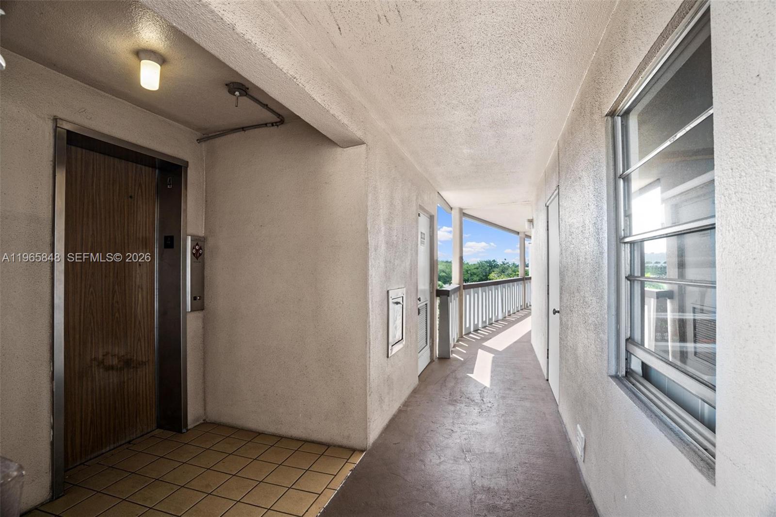 SOUTHAMPTON CONDO - Residential